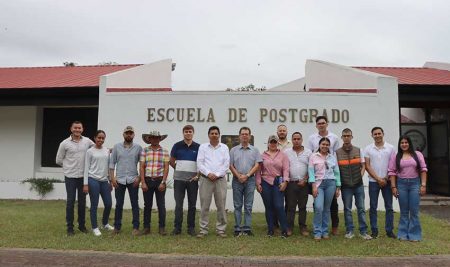 CATIE muestra su oferta académica y de investigación a estudiantes de Honduras